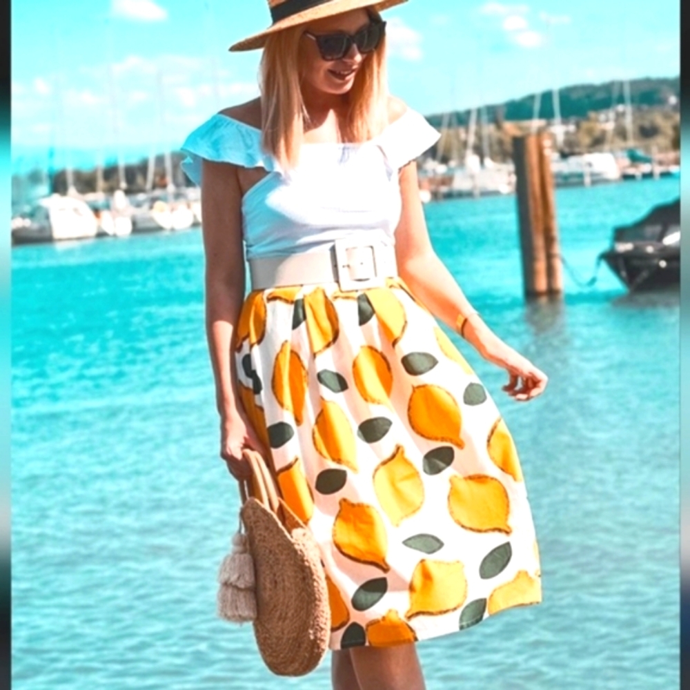 𝅺Chicwish Lemon Tree Skirt